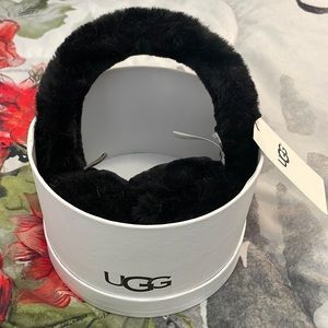 Ugg earmuffs black NWT